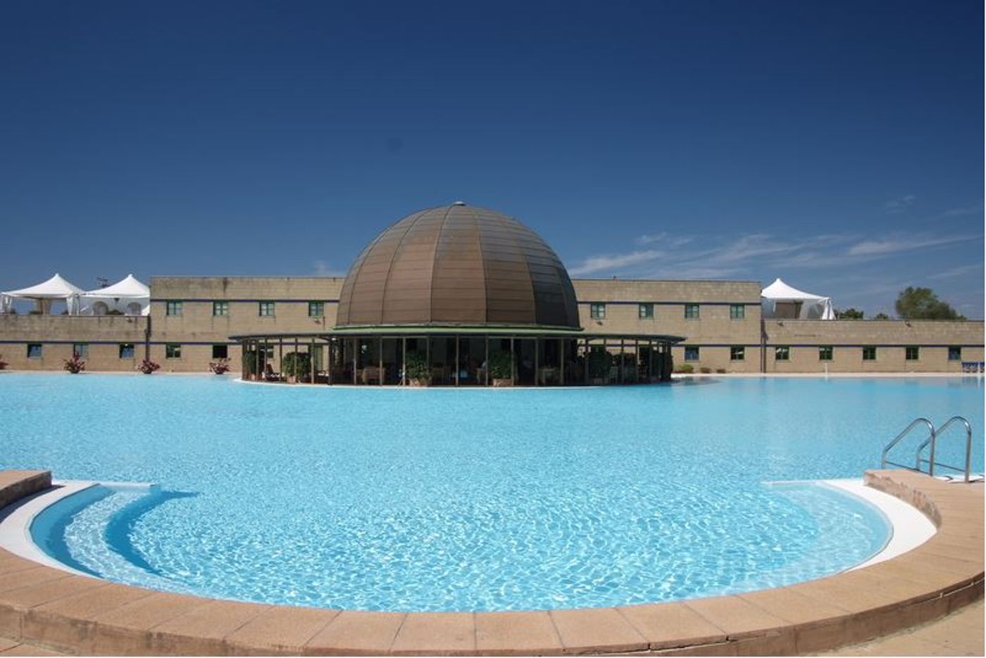 Cosmopolitan Golf & Beach Resort