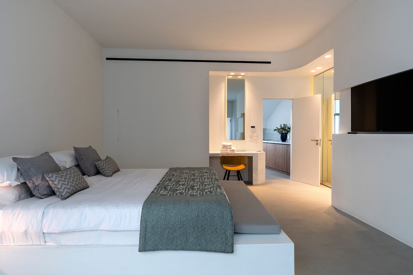 Heaven-s-Edge-Room-19