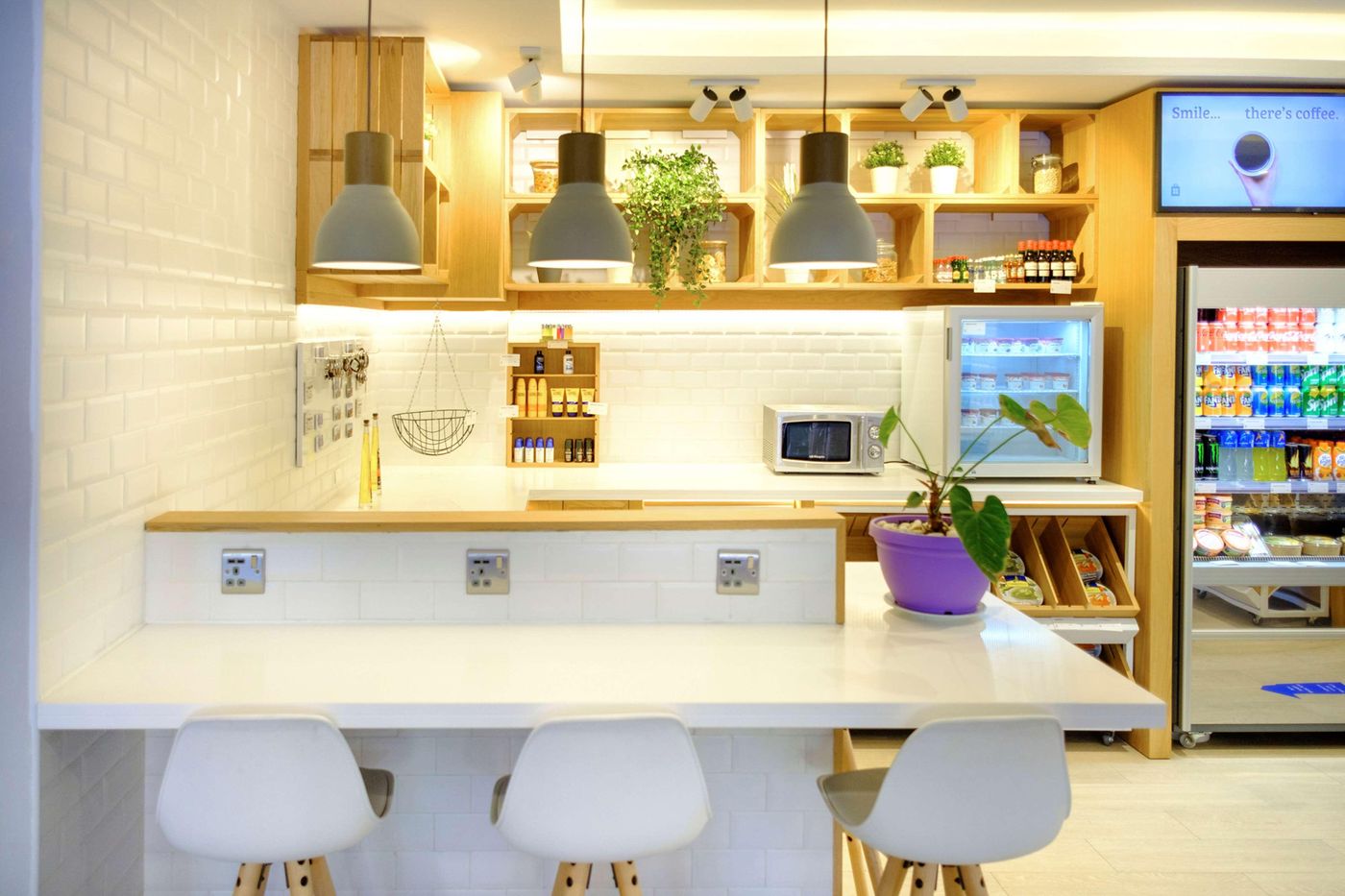 Hilton-Garden-Inn-Malaga-Restaurant-19