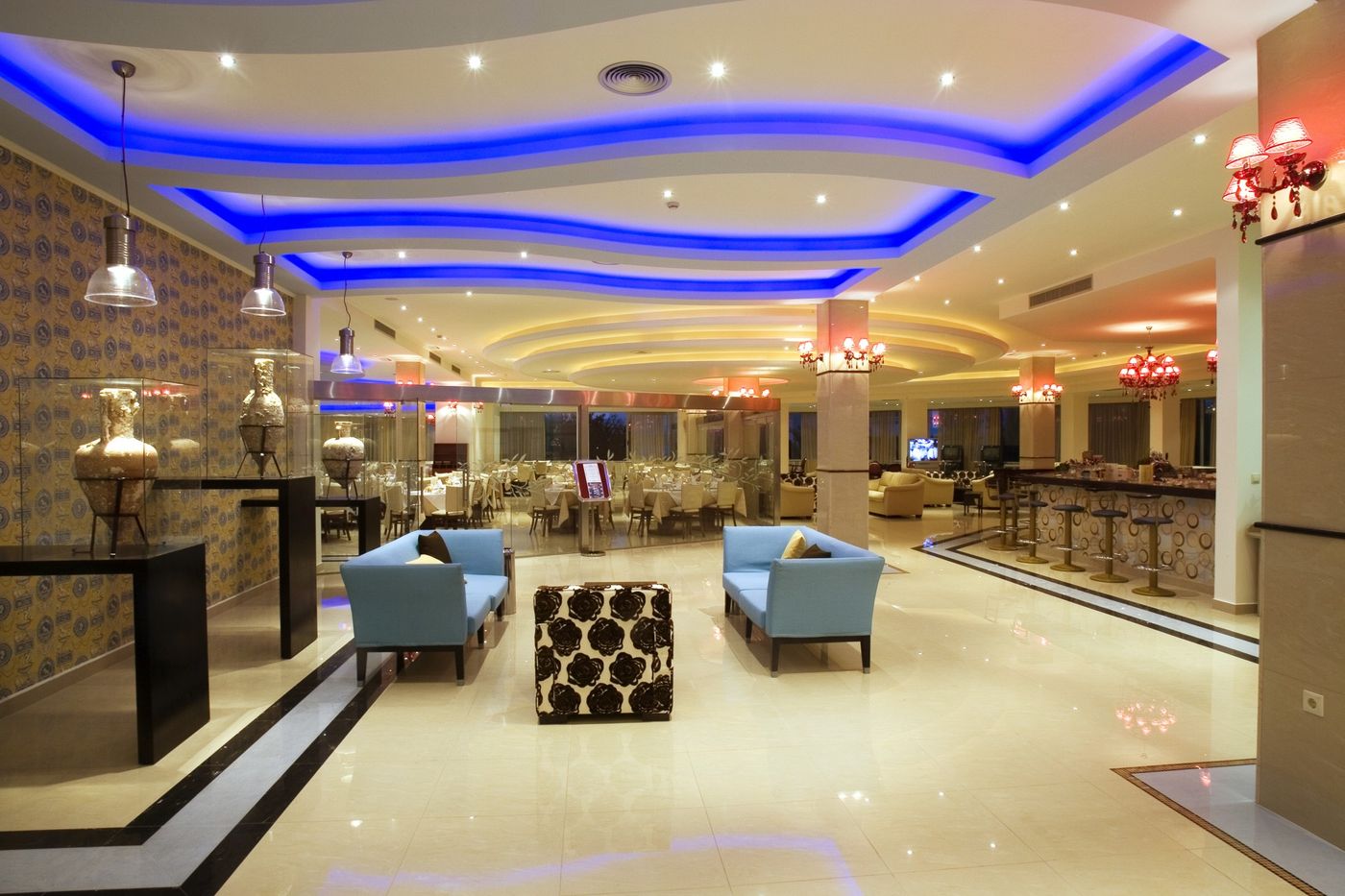 Lydia-Maris-Lobby-53