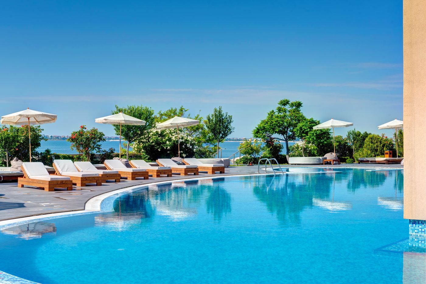 Grand-Hotel-Sveti-Vlas-Pool-2