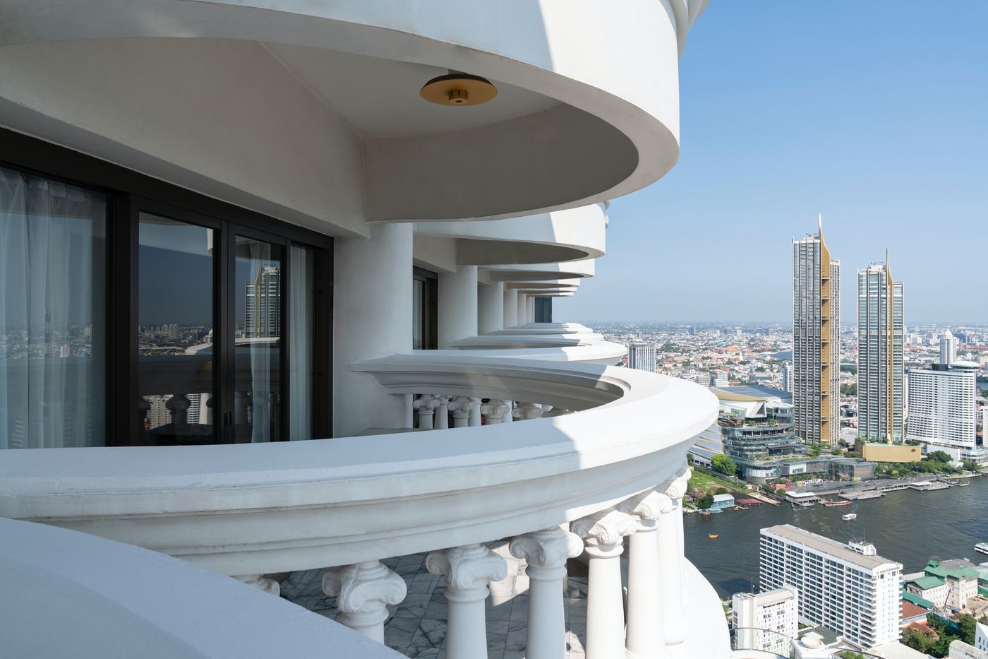 Tower-Club-at-Lebua-Room-2
