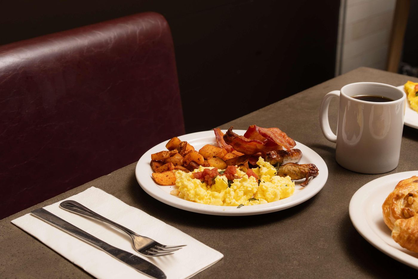 Embassy-Suites-by-Hilton-New-York-Manhattan-Times-Sq-Restaurant-70