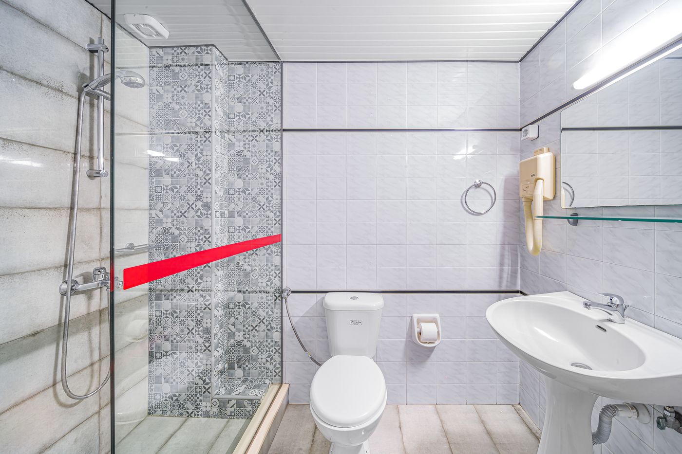 Happy-Days-Studios-Room-45