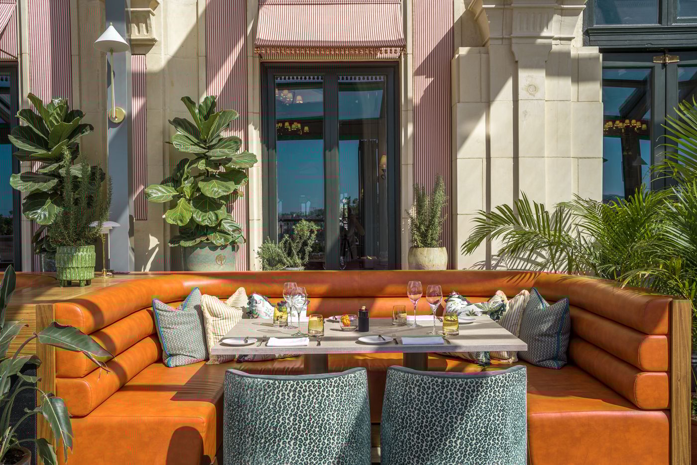 Hotel-Phoenicia-Restaurant-13