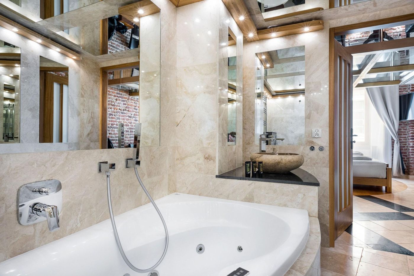 Aparthotel-Stare-Miasto-Sports-and-Entertainment-24