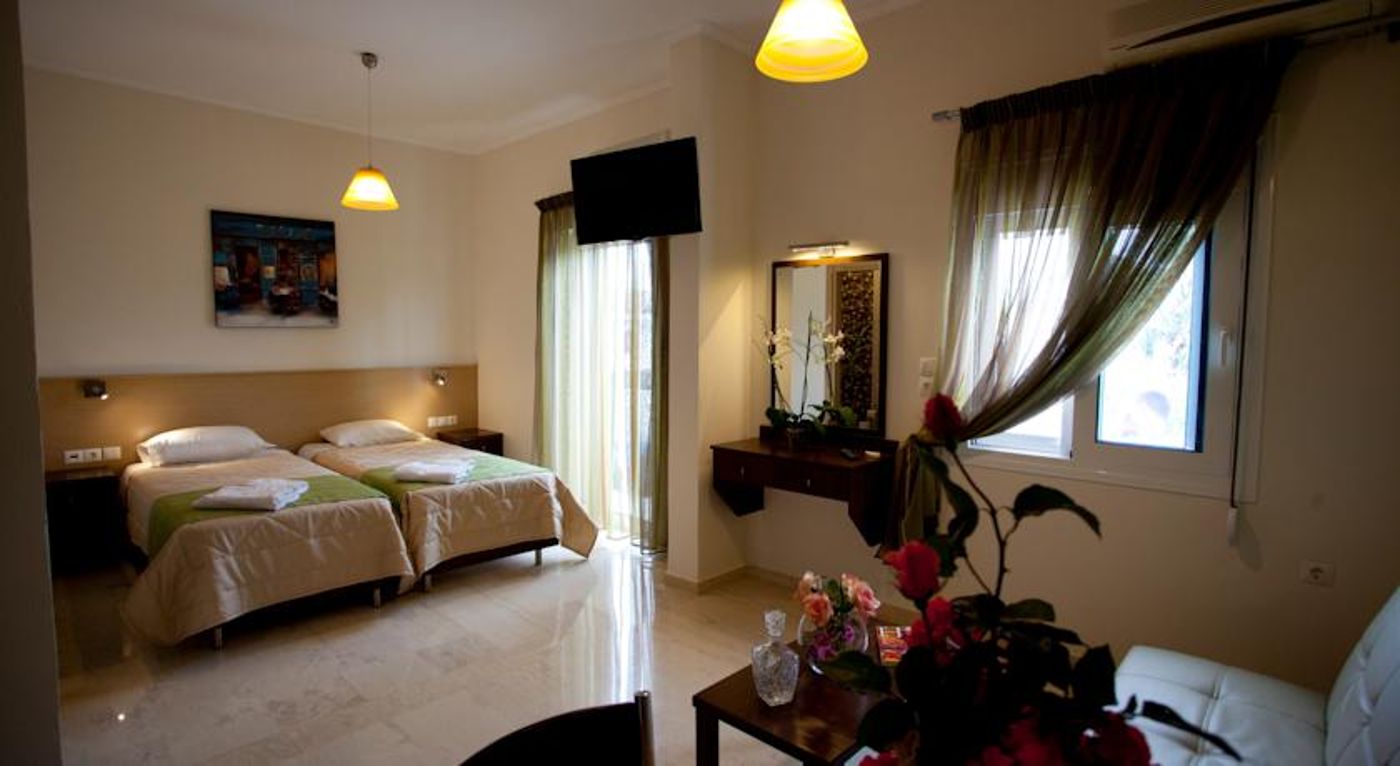 Apollo Studios & Apartments