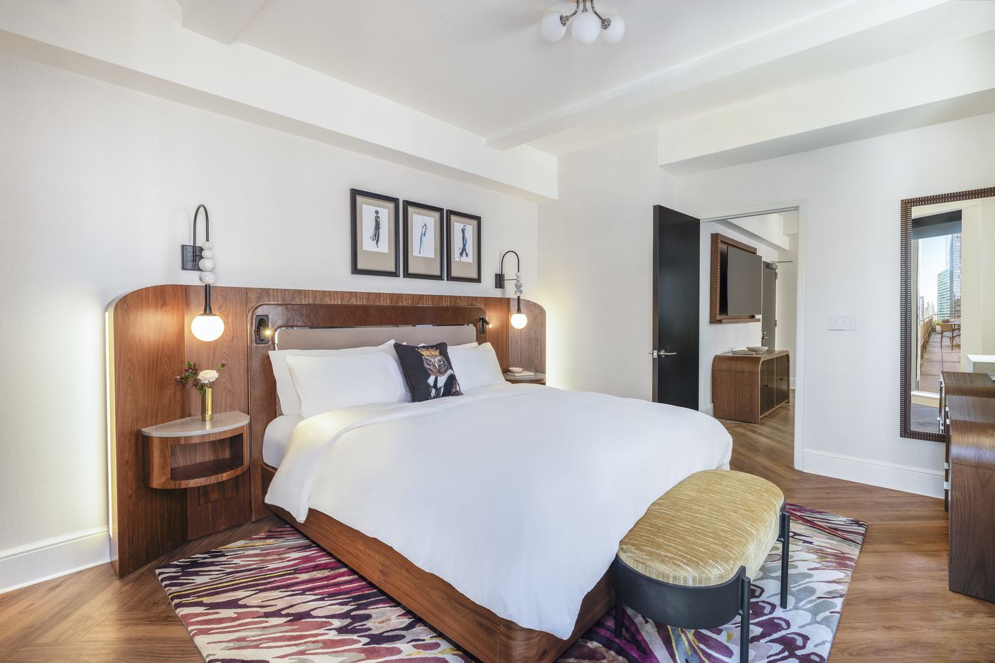 The-Benjamin-Royal-Sonesta-Hotel-Room-21