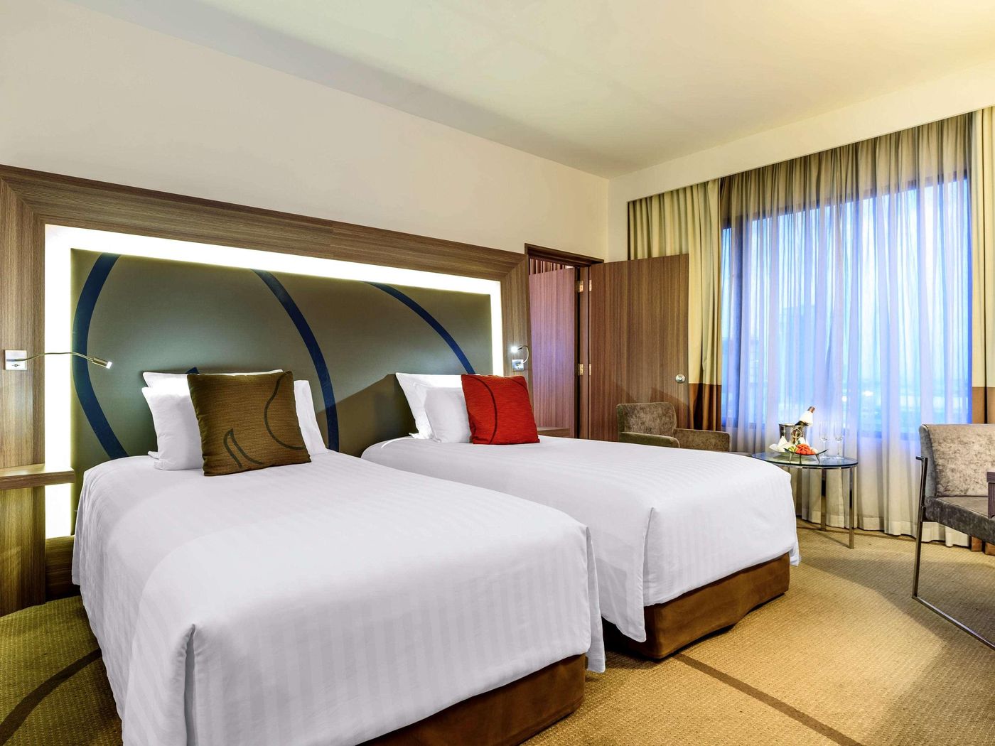 Novotel-Bangkok-on-Siam-Square-Room-42