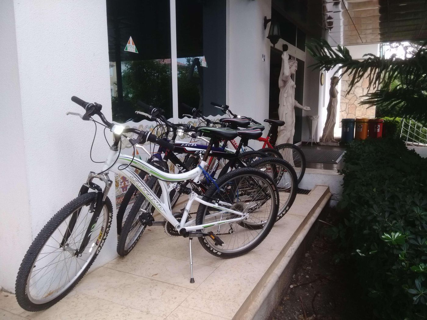 Pine-House-Hotel-Sports-and-Entertainment-14