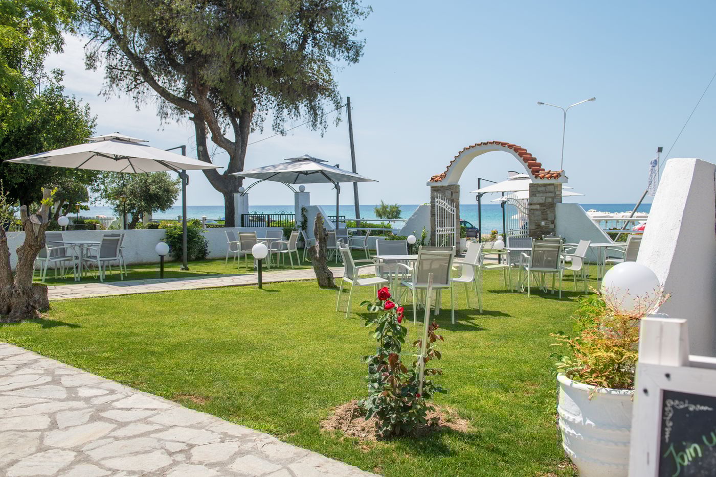 Georgalas-Sun-Beach-Hotel-Terrace-7