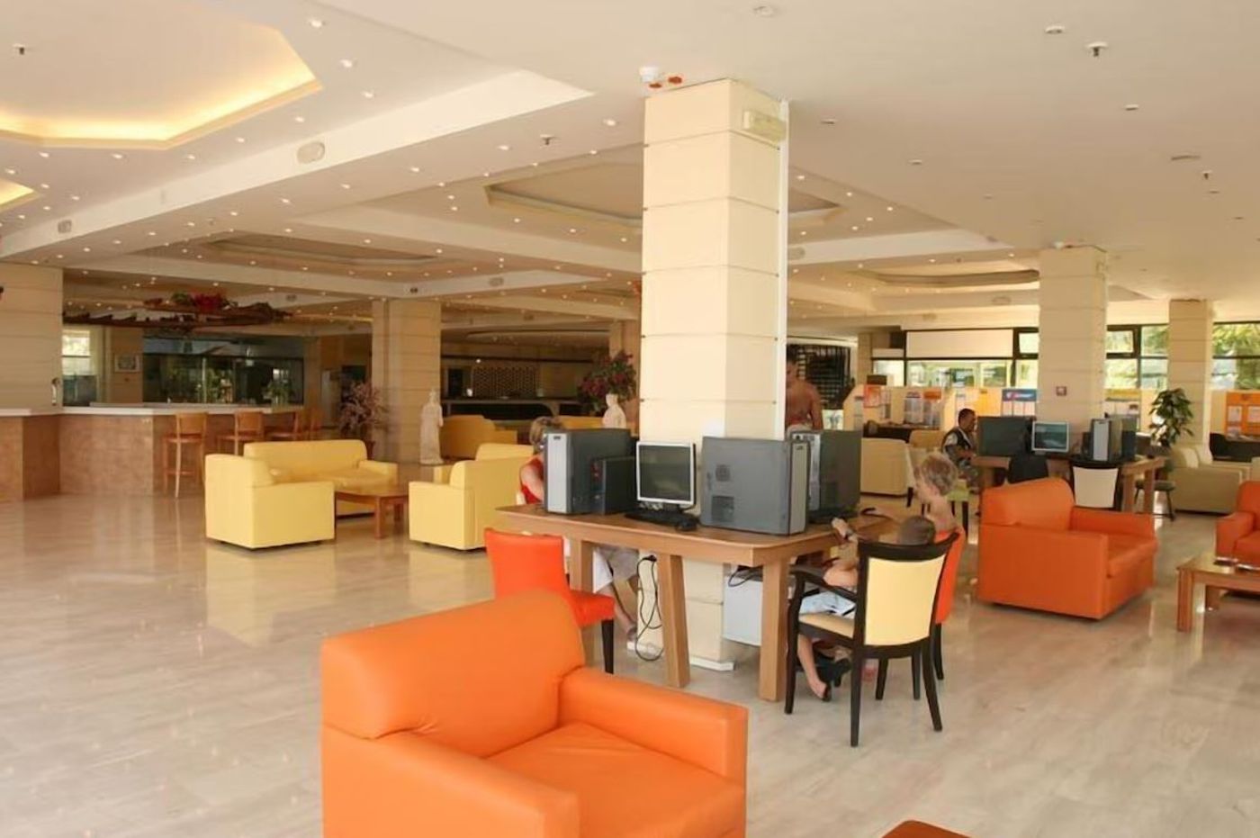 Eri-Beach---Village-Lobby-31