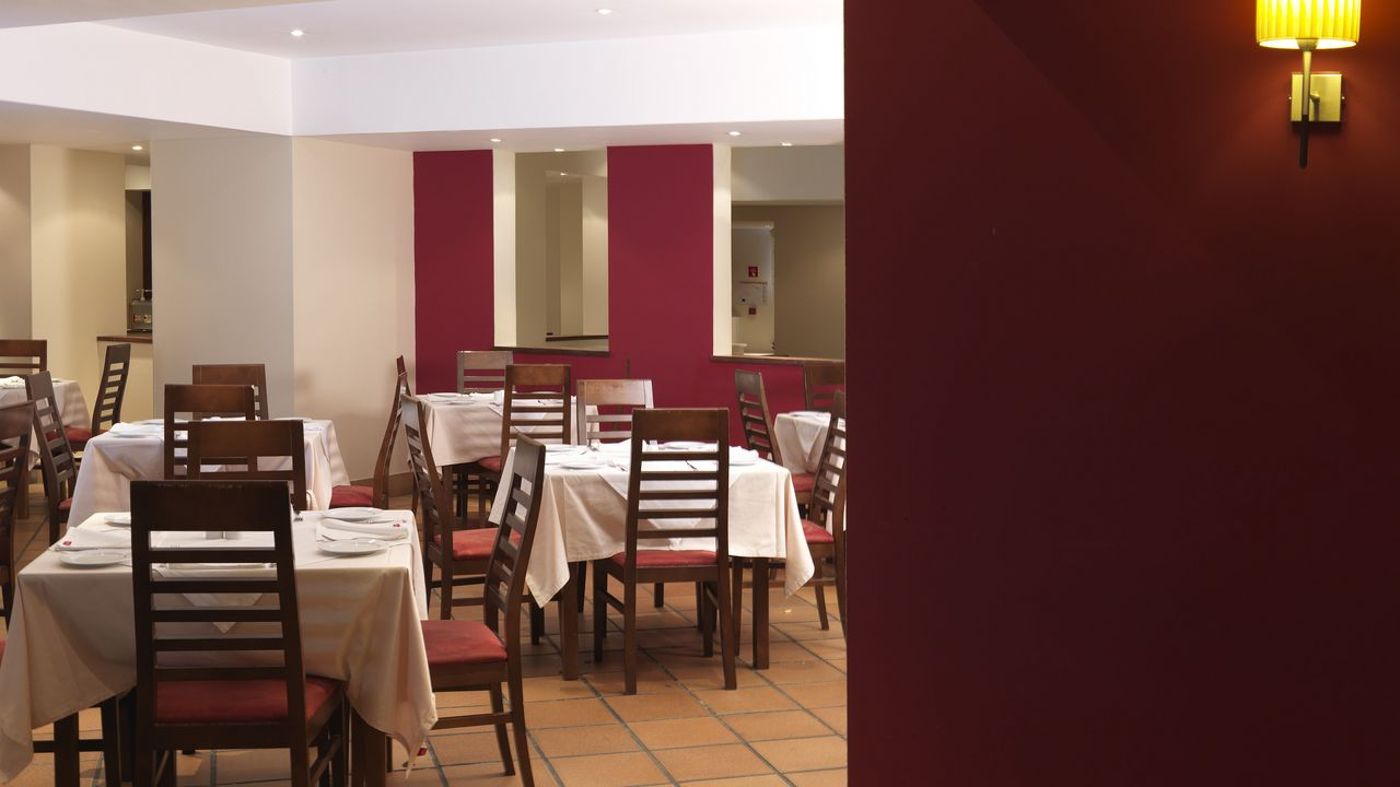 Yellow Praia Monte Gordo