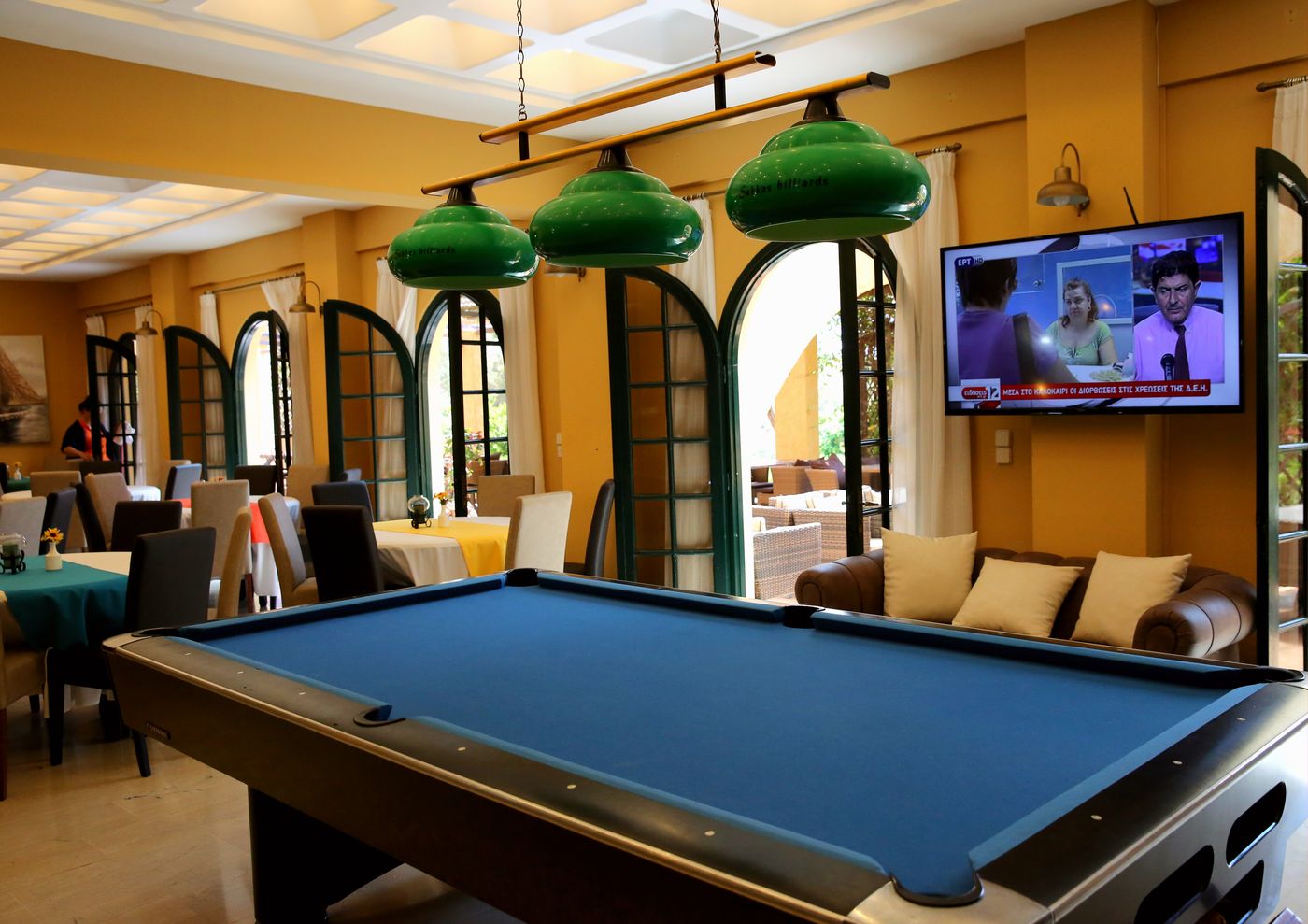 Hotel-Sunrise-Inn-Lobby-83