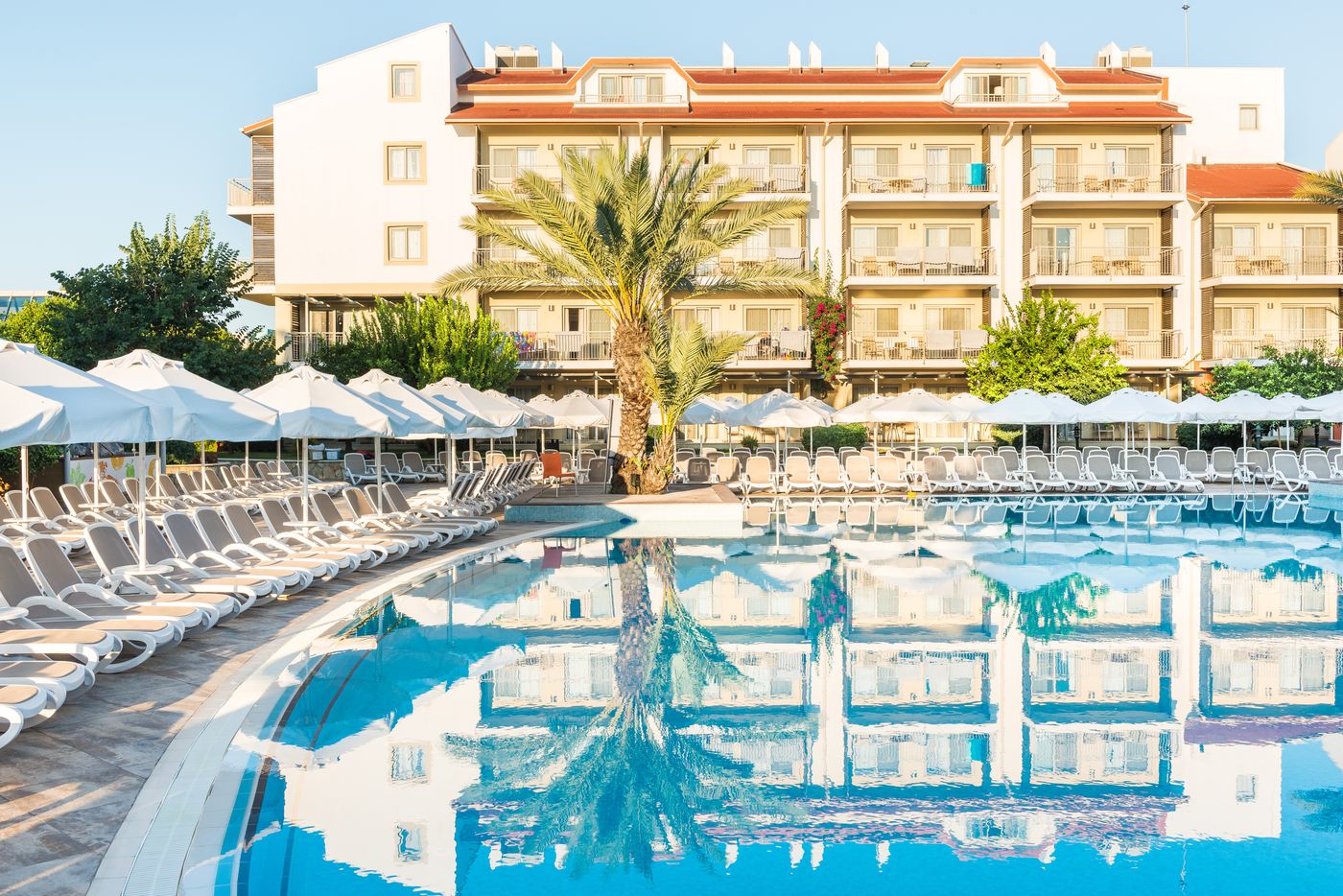 Barut-B-Suites-Pool-5