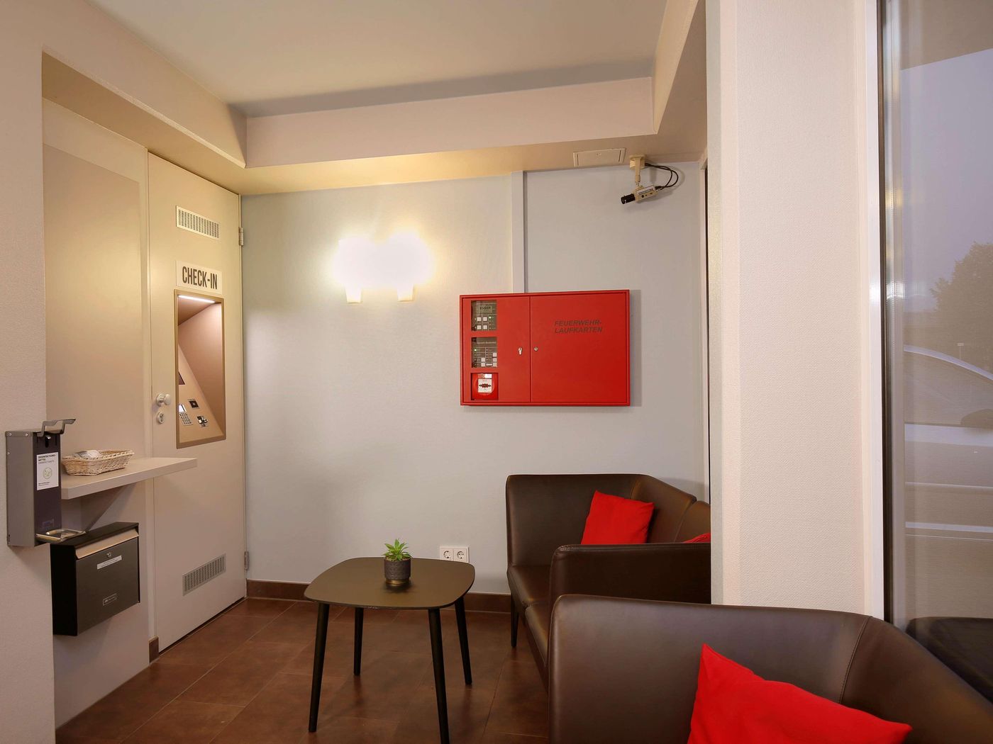 B-B-Hotel-Berlin-Sud-Genshagen-Lobby-9