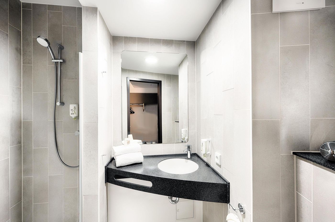 B-B-HOTEL-Berlin-City-West-Room-29