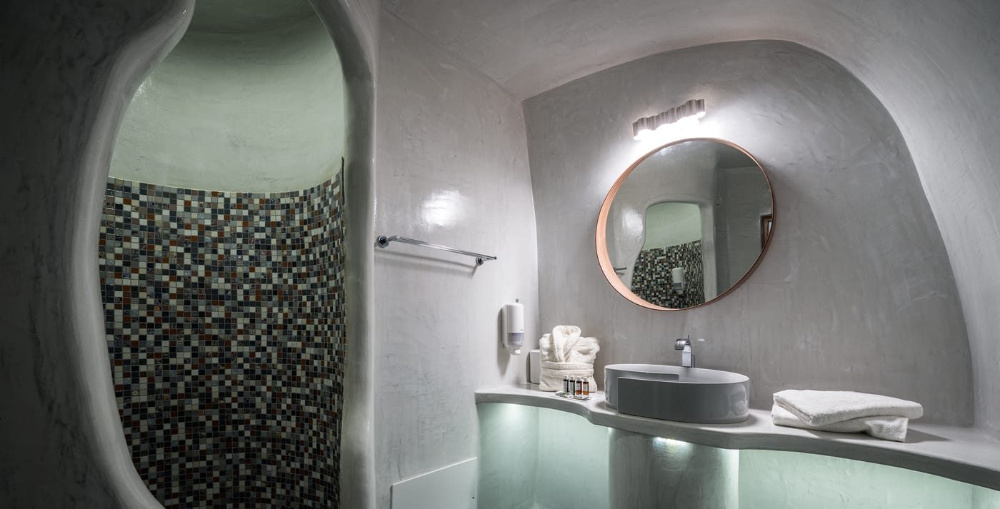 Elite-Luxury-Suites-Room-36