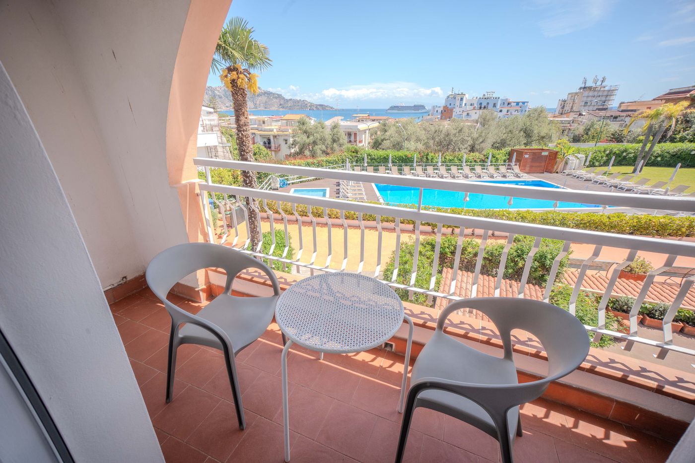 Residence-Villa-Giardini-Room-79