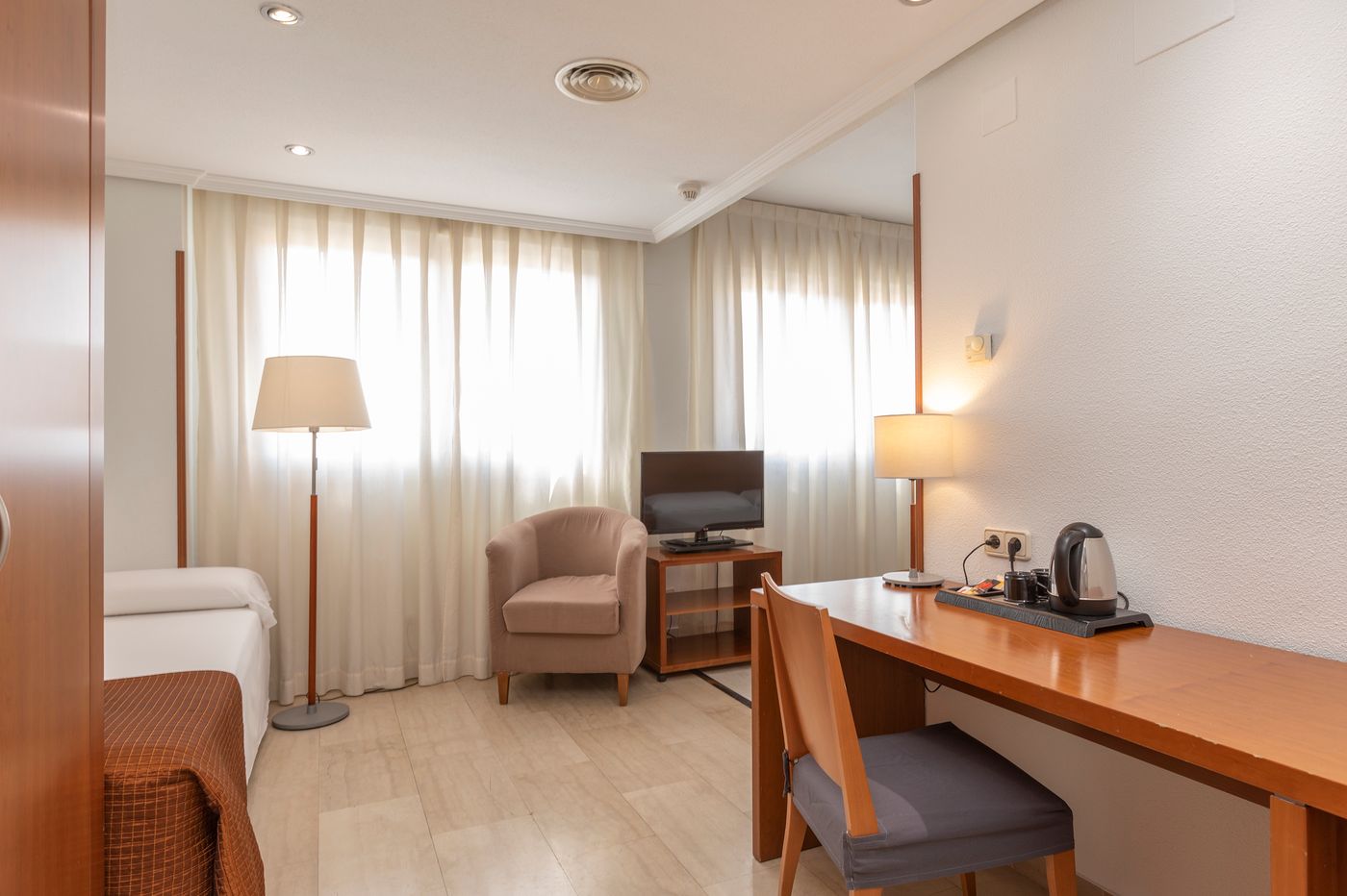 Porcel-Torre-Garden-Room-8