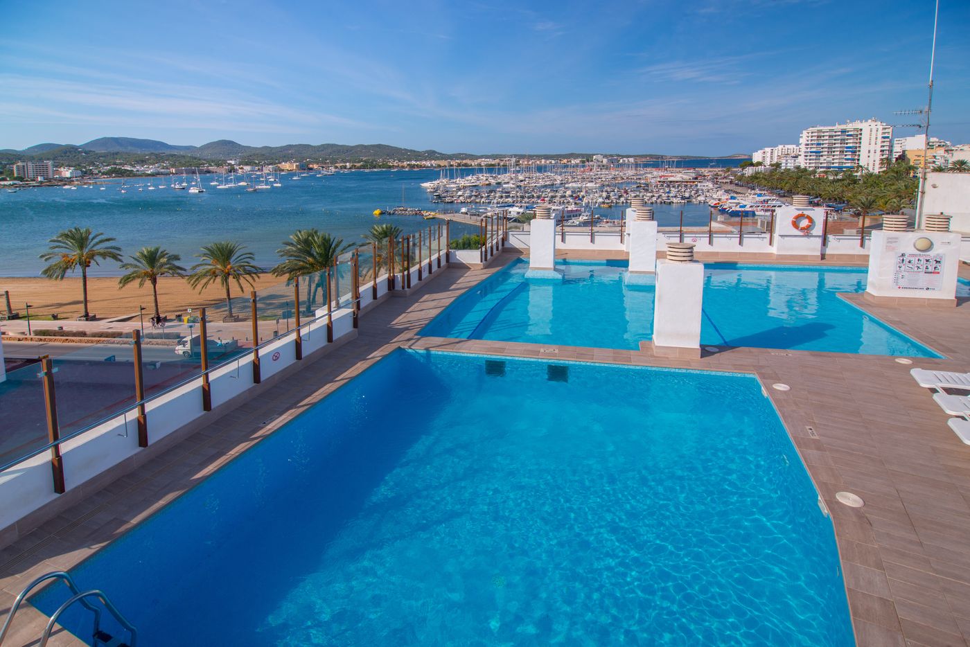 Central Park Apartments - Adults Only