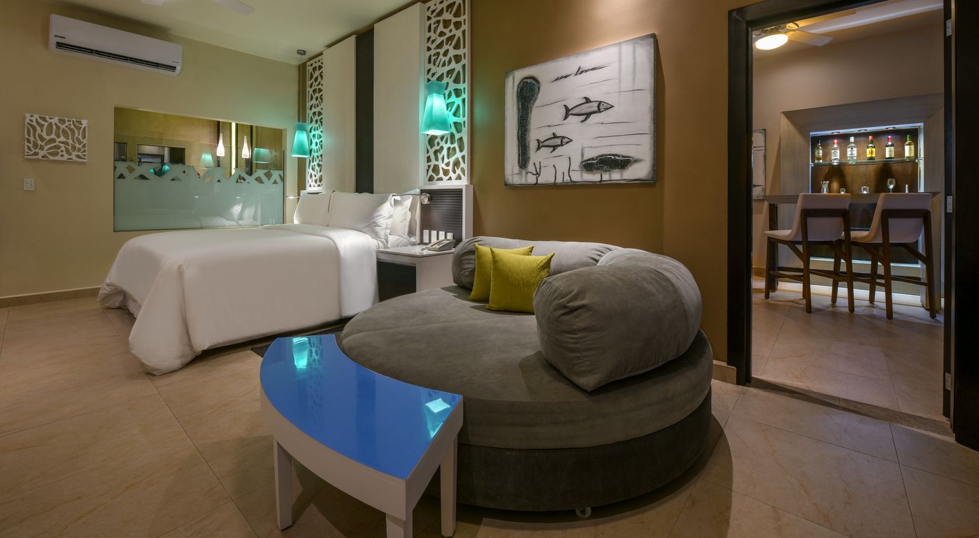 El Dorado Seaside Suites 03.11