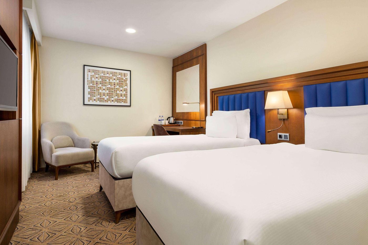 Ramada-Plaza-By-Wyndham-Istanbul-Sultanahmet-Room-37