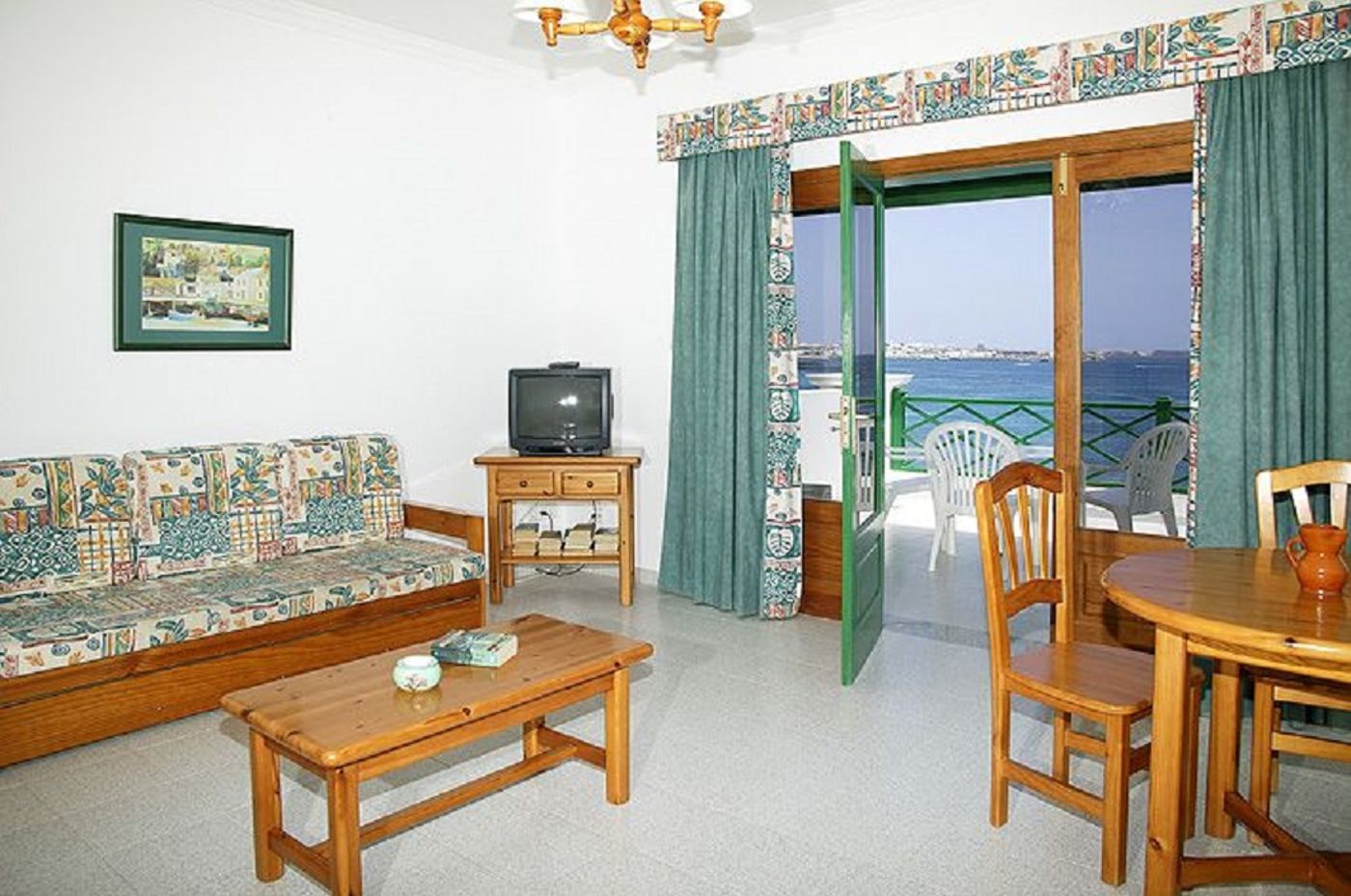 Ereza-Apartamentos-La-Avenida-Room-1