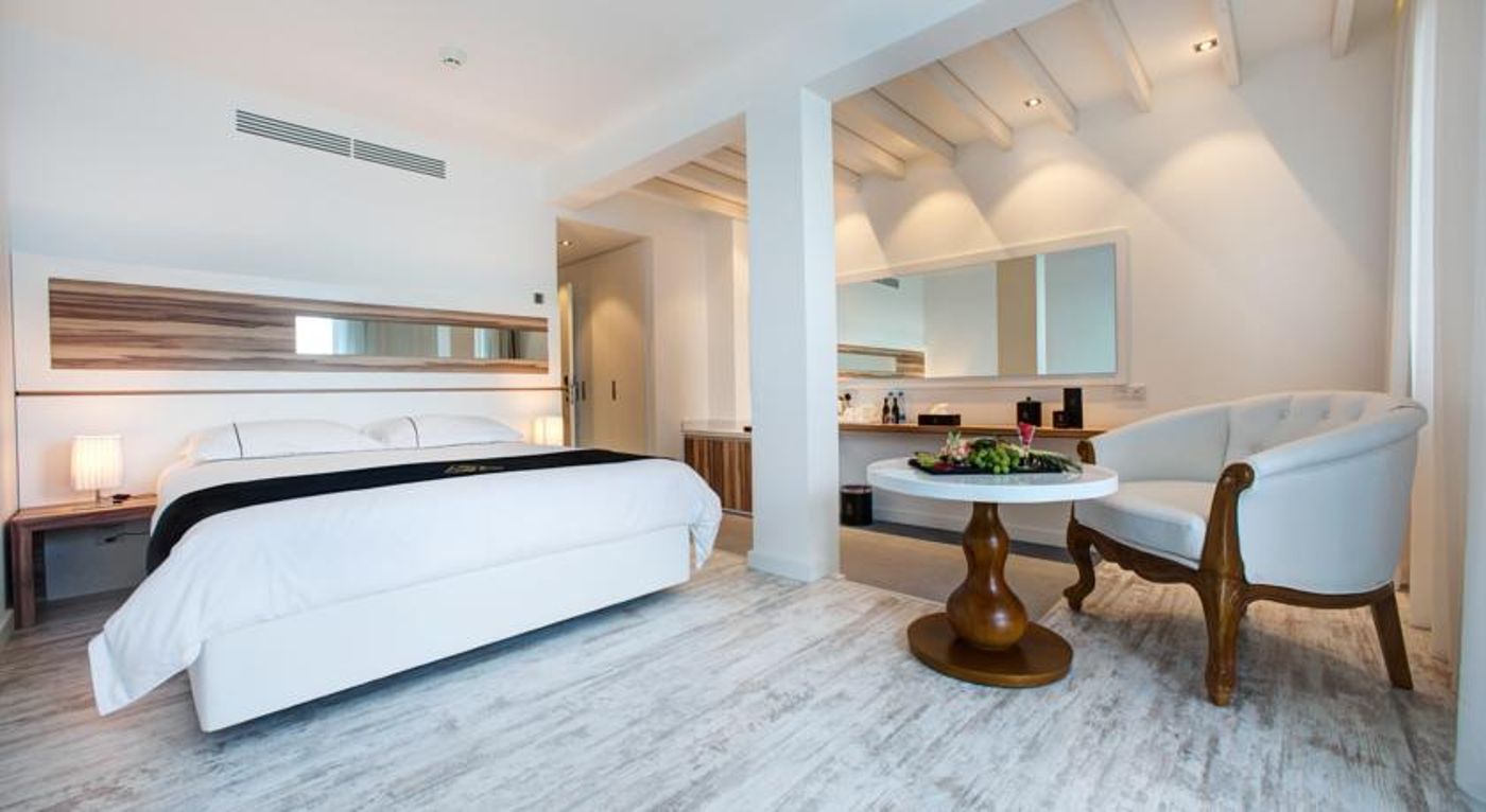 The Ciao Stelio Deluxe Hotel