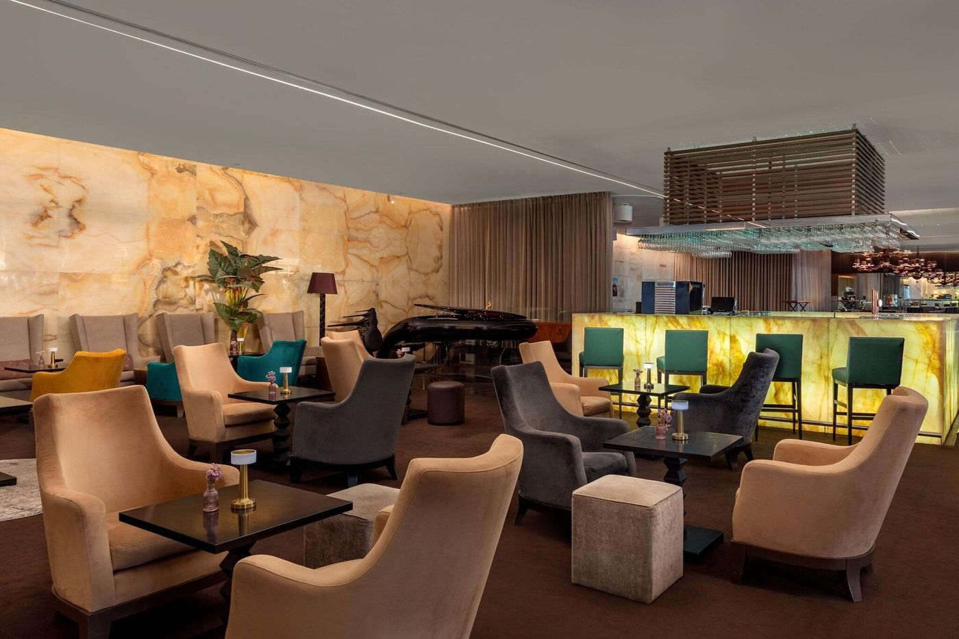 Sheraton-Lisboa-Hotel---Spa-Lobby-14