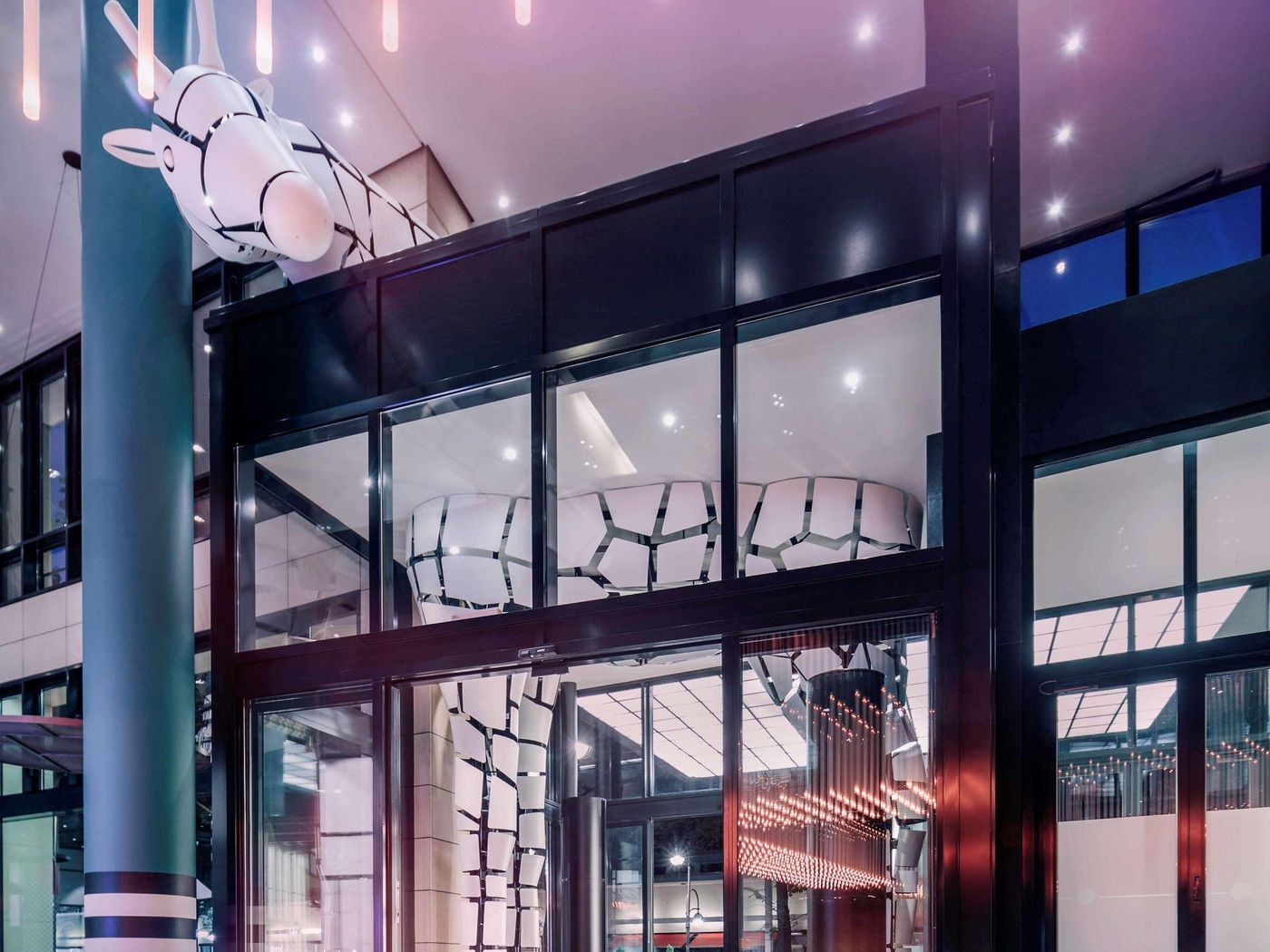 Pullman-Berlin-Schweizerhof-General-view-22