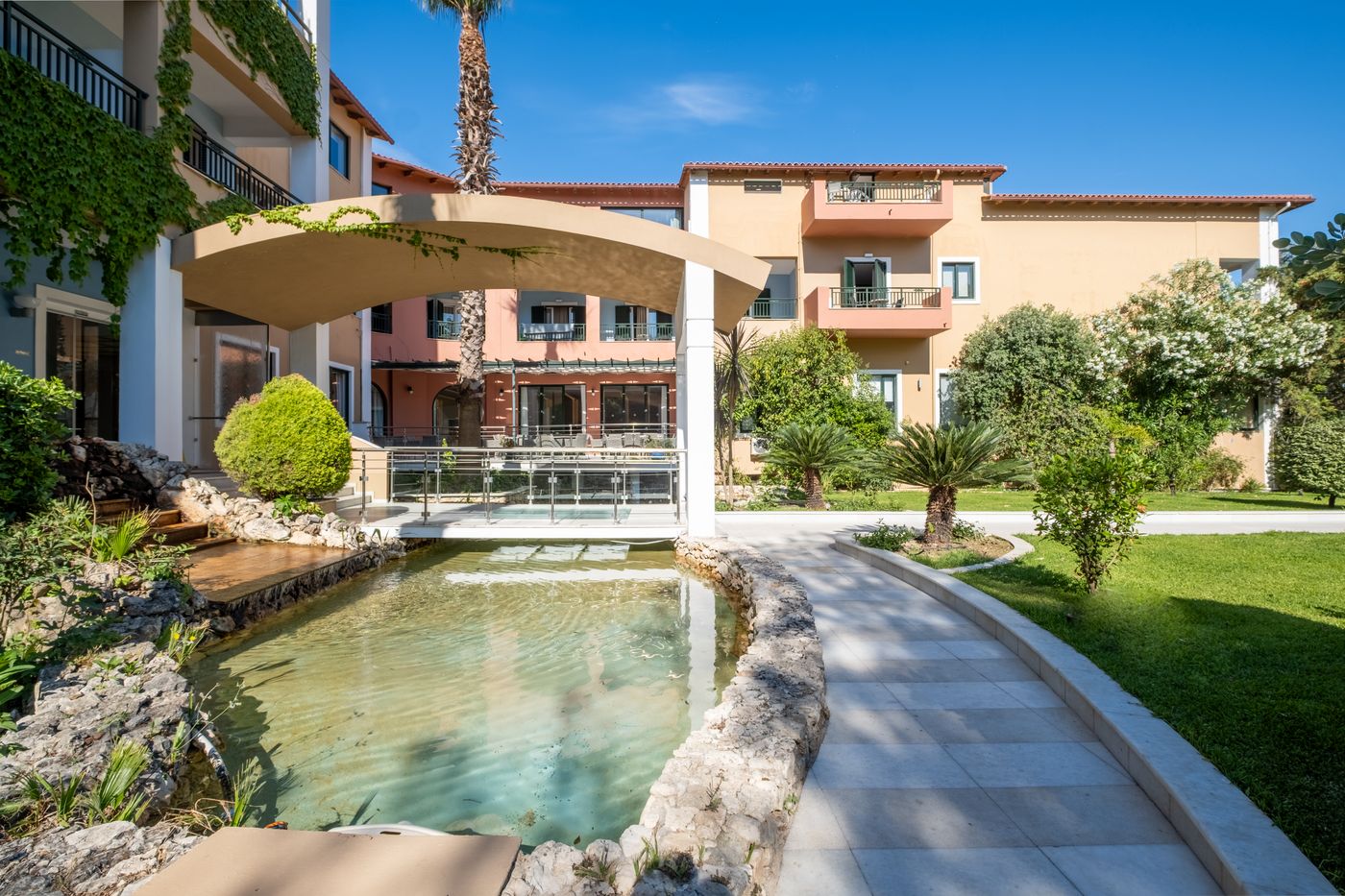 Hotel-Mediterranean-Beach-General-view-2