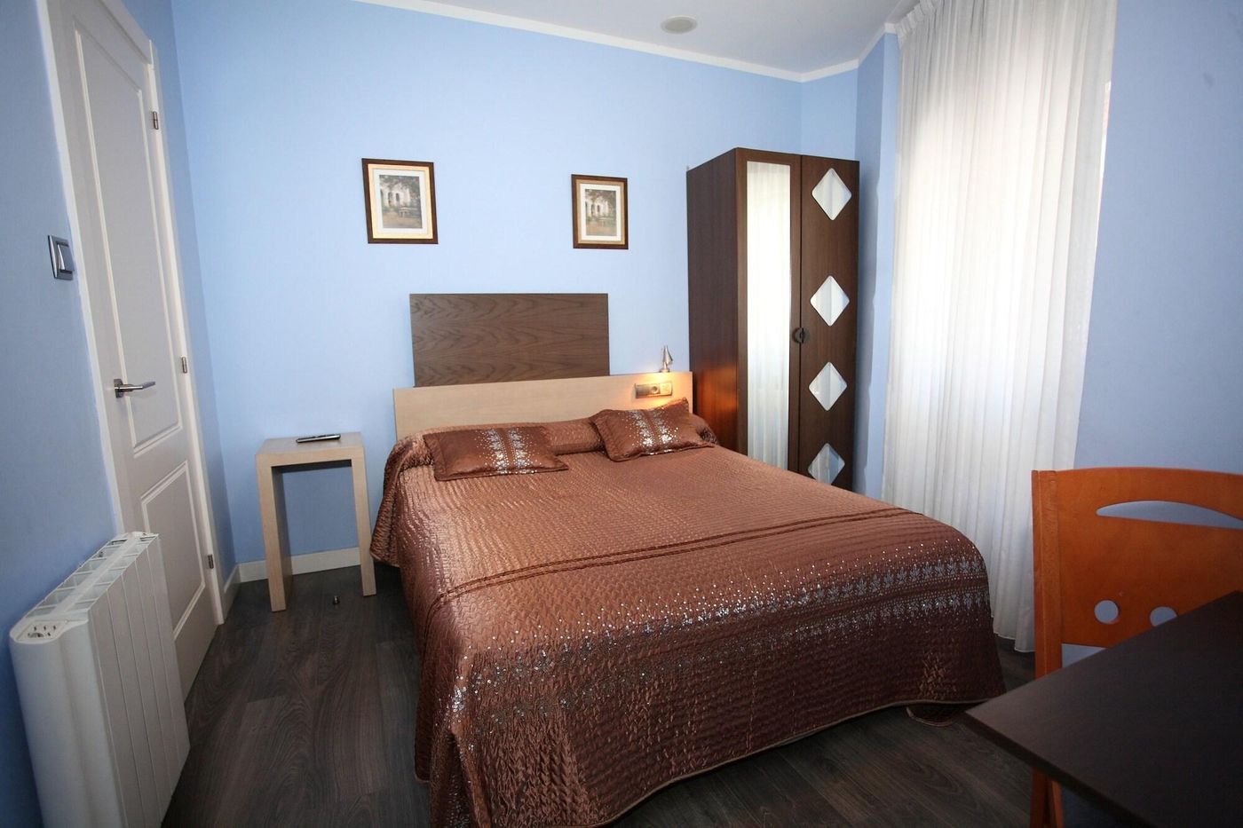 Pensión Jade-Spain-CASTRO URDIALES-Room-10