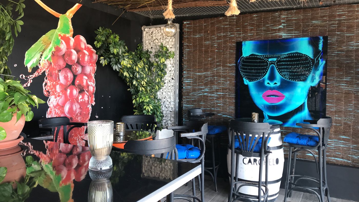 Lloyds-Beach-Club-Bar-43