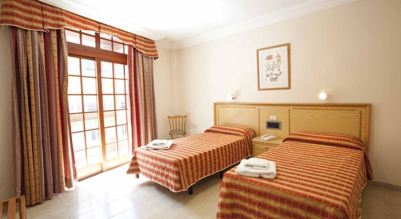 Be-Smart-Florida-Plaza-Room-9