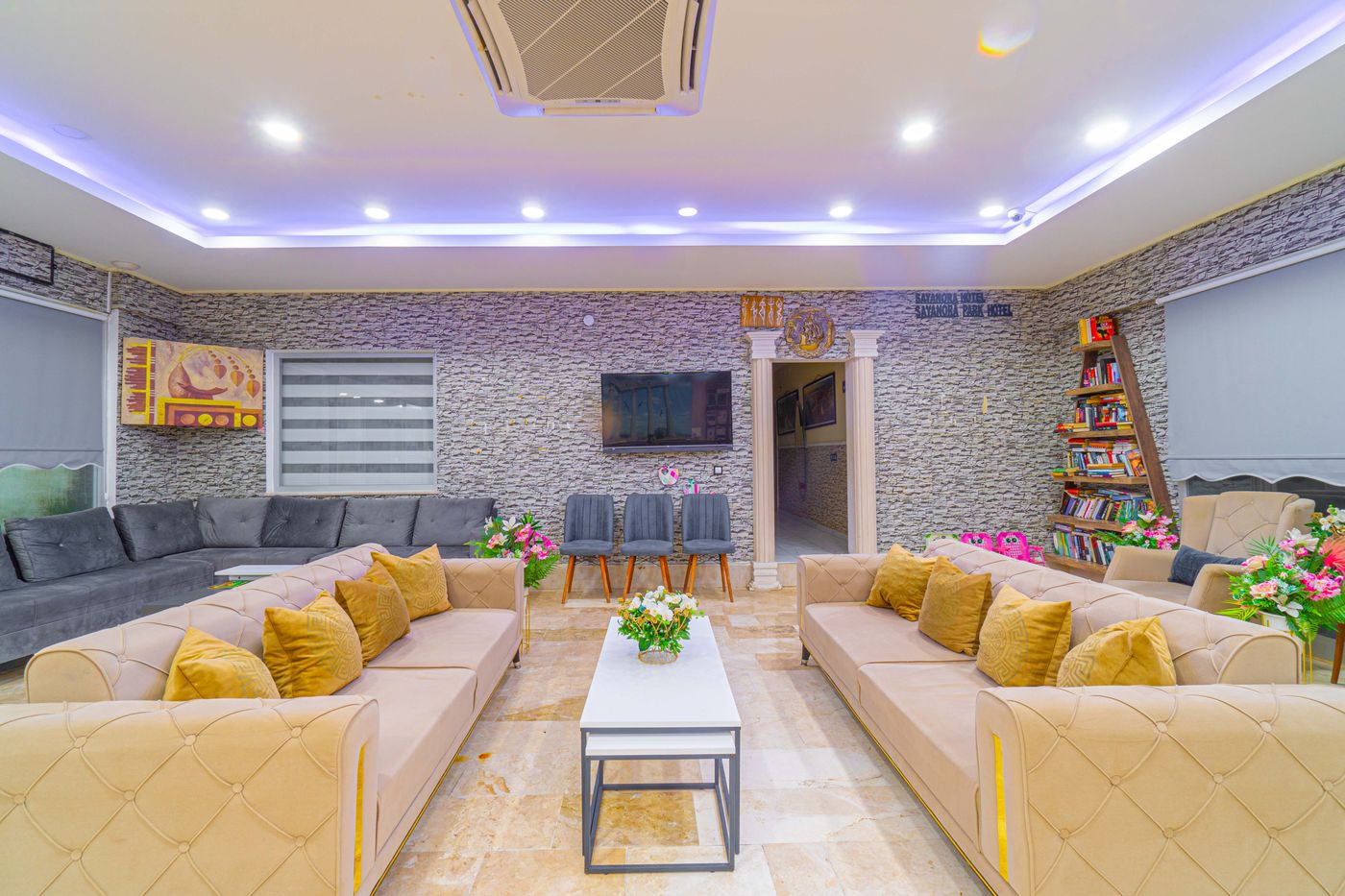 Sayanora-Hotel-Lobby-64