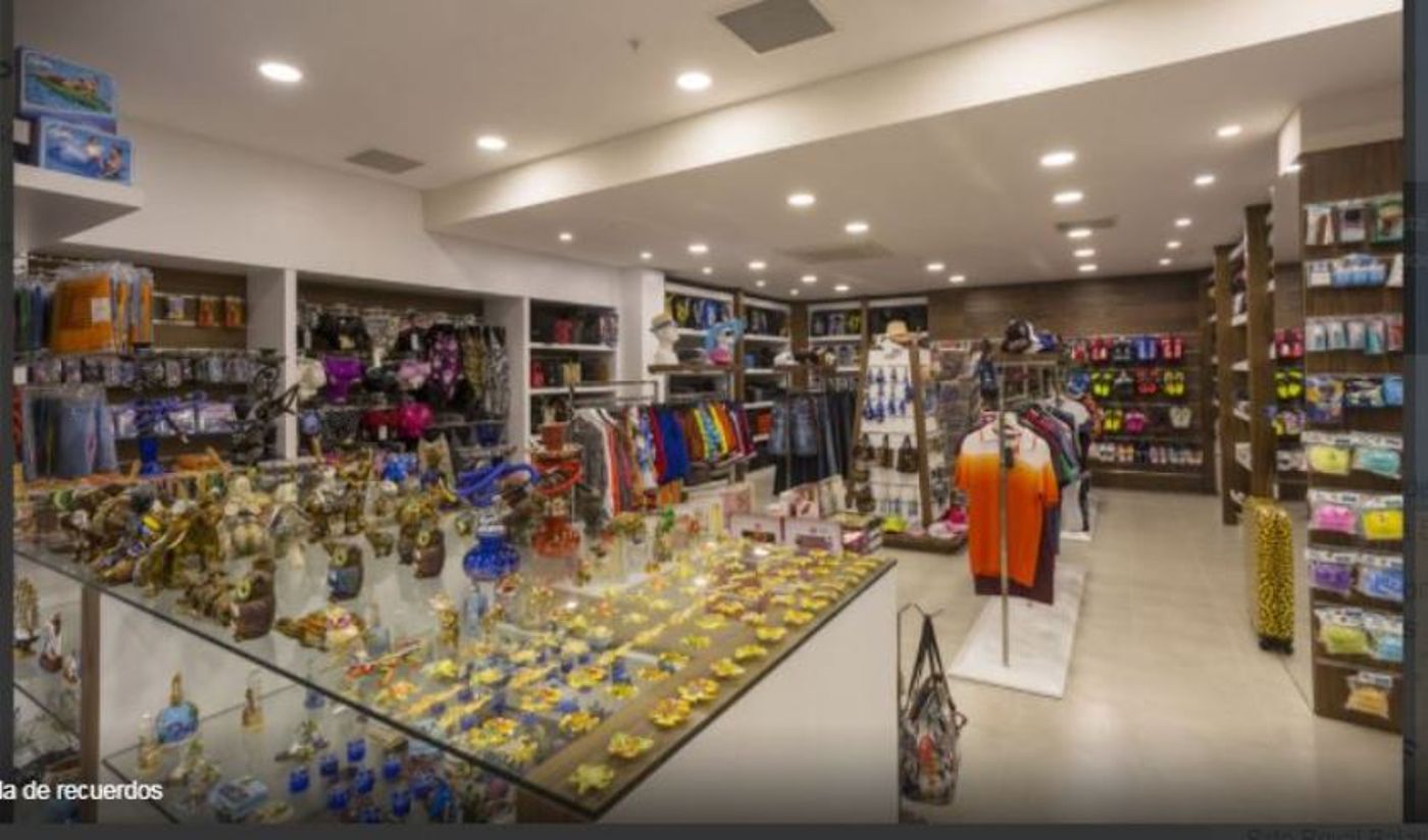 Side-Royal-Palace-Hotel---Spa-Beach-25