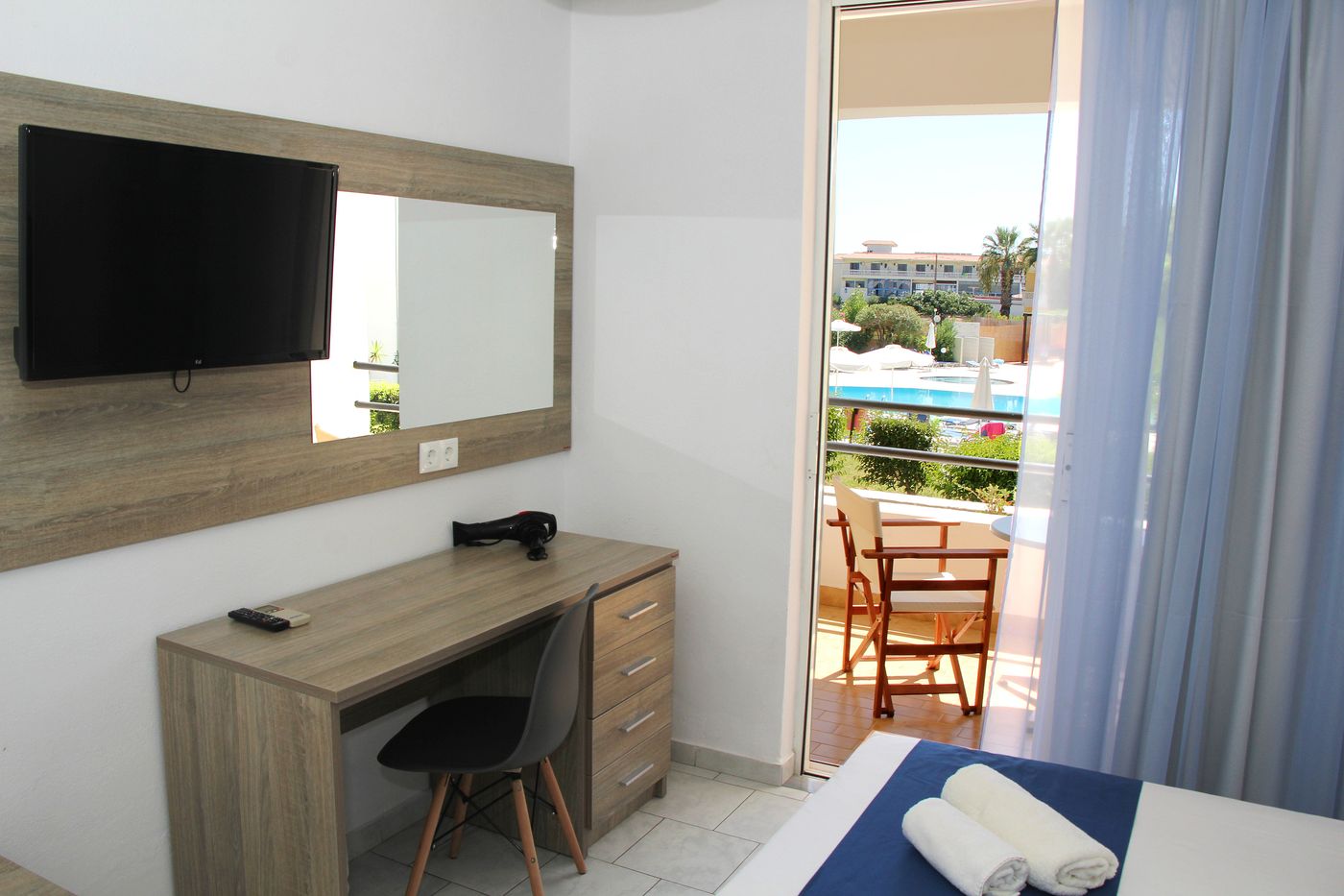 Lardos-Bay-Room-33