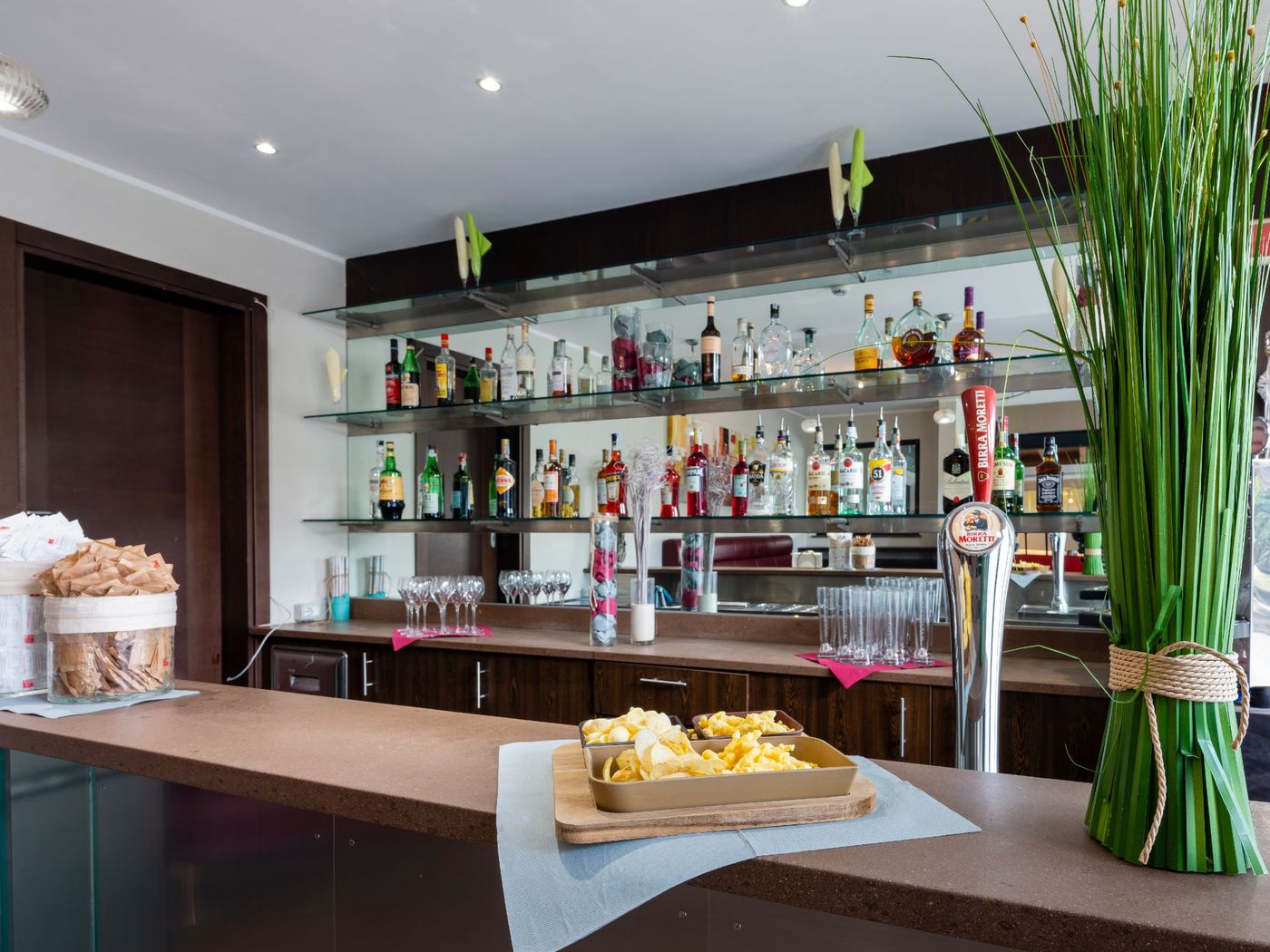 Parc Hotel-Italy-Castelnuovo del Garda-Bar-8