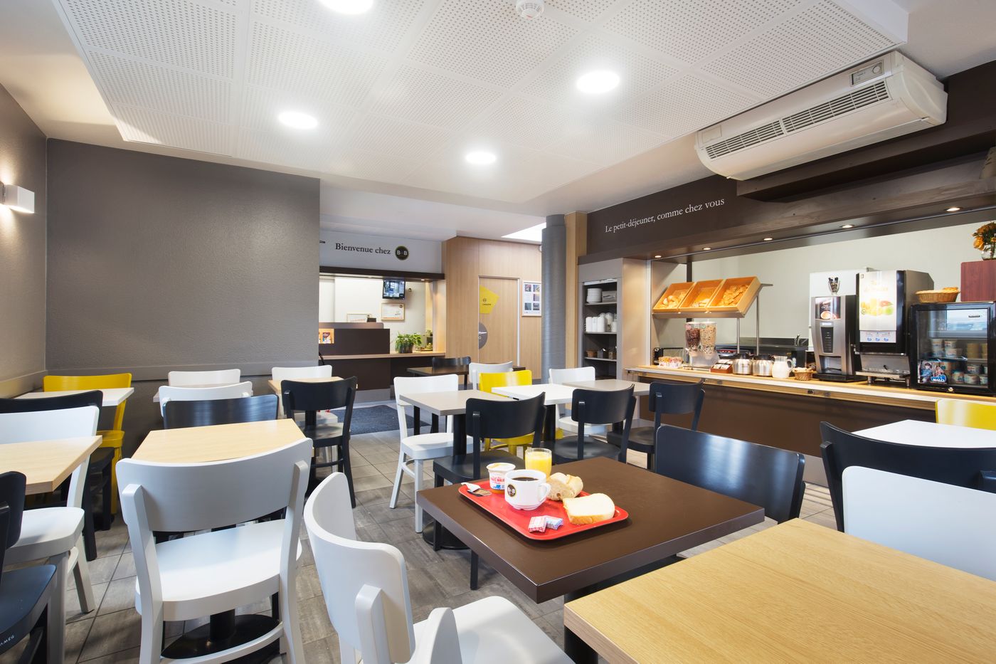 B&B Hôtel LYON Saint-Bonnet Mi-Plaine - France - Saint-Bonnet-de-Mure - Restaurant - 10