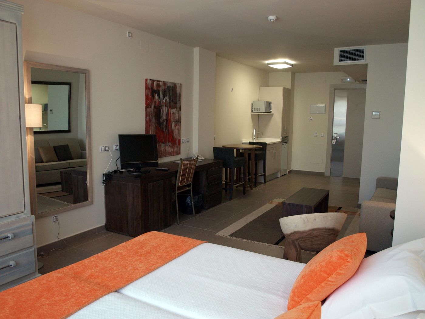 Eco-Alcala-Suites-Room-16