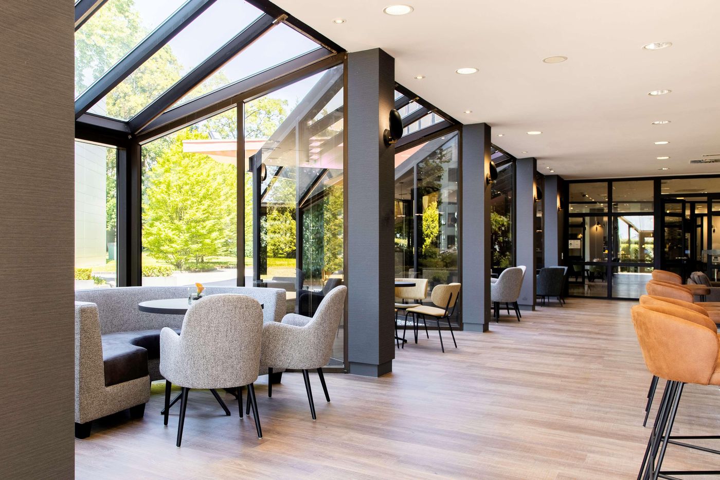 NH-Luxembourg-Airport-Bar-17