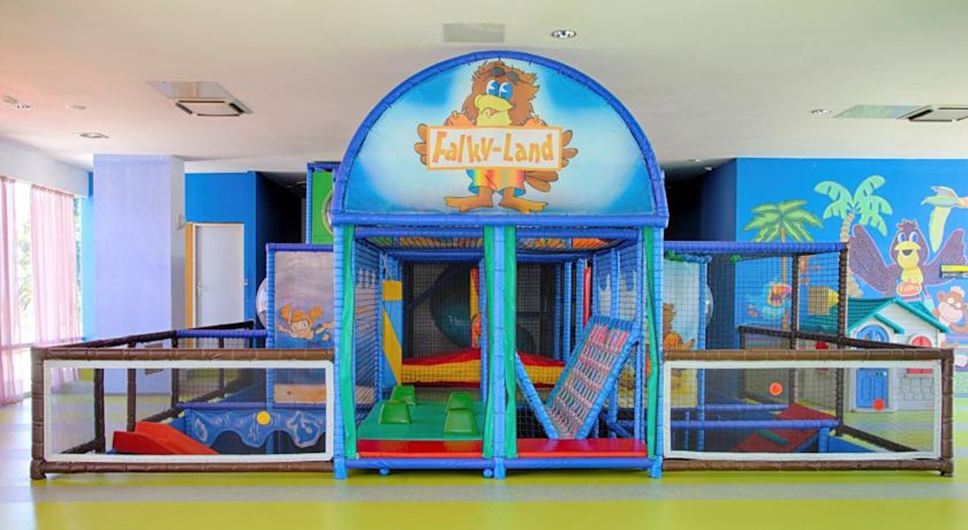 Falkensteiner Club Funimation Borik