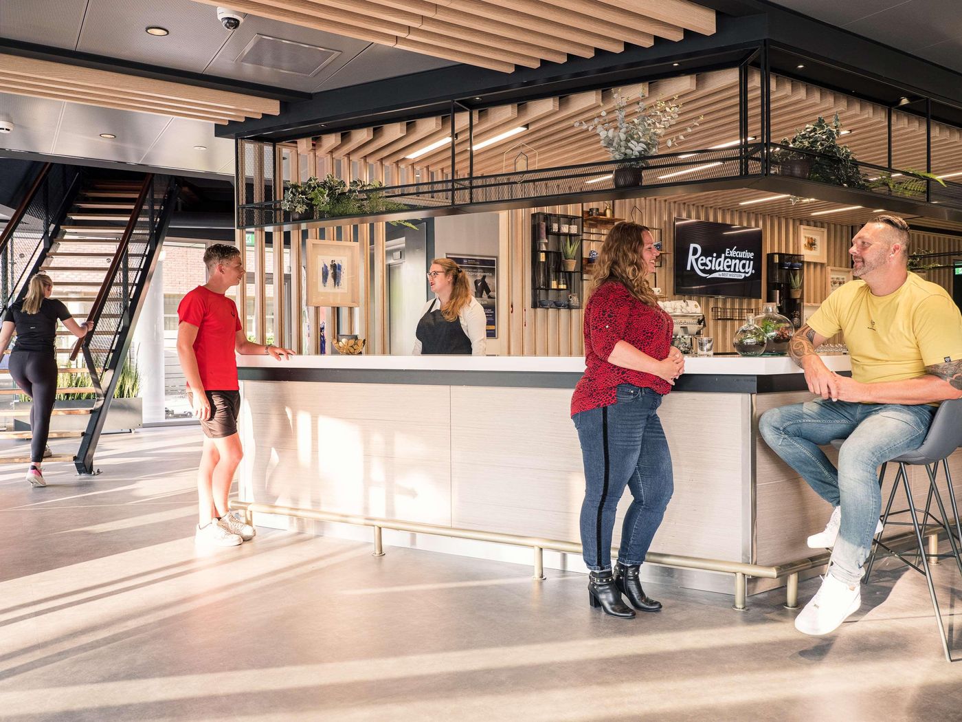 Executive-Residency-by-Best-Western-Amsterdam-Airport-Lobby-21