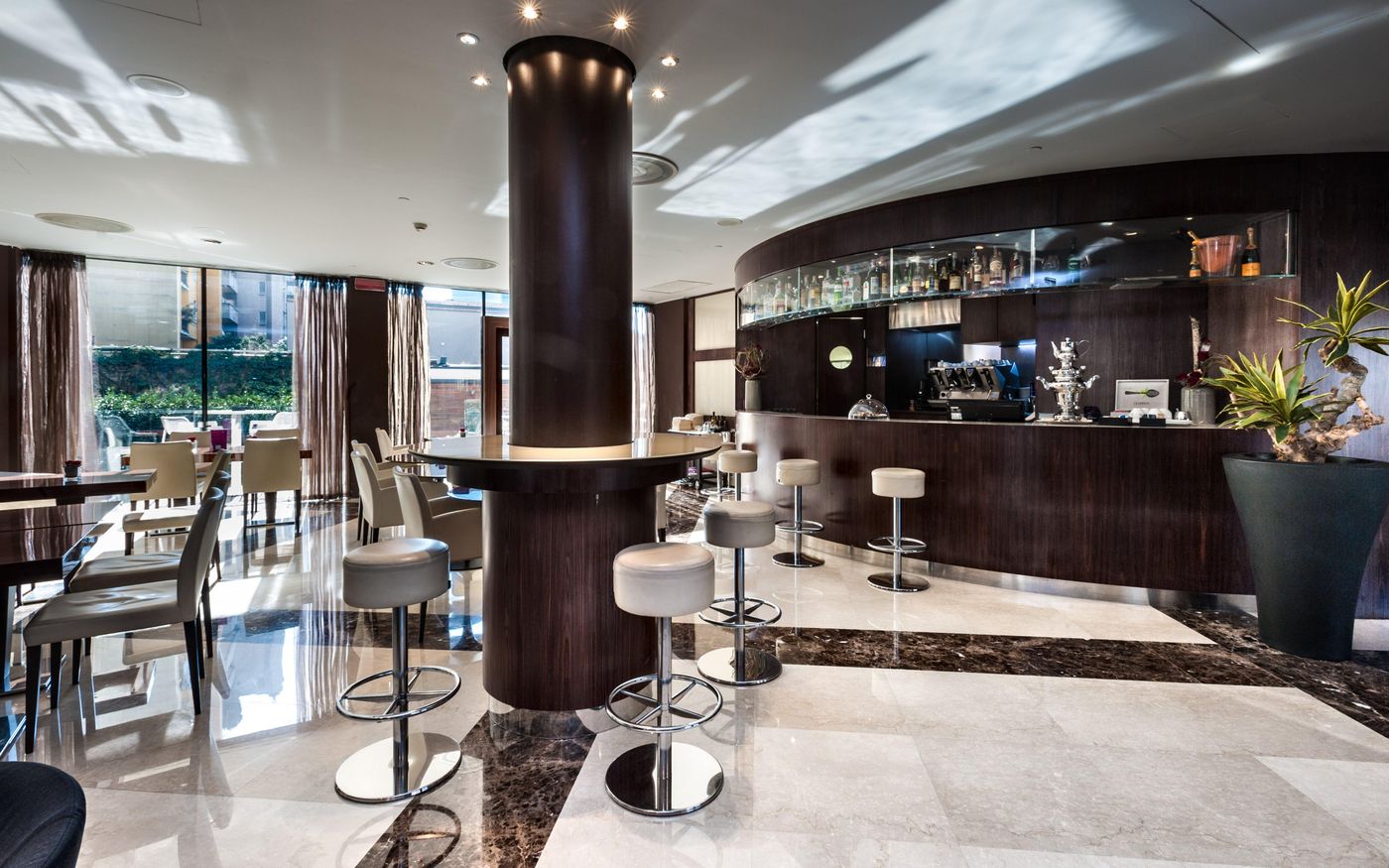 Crowne-Plaza-Milan-City-Bar-6