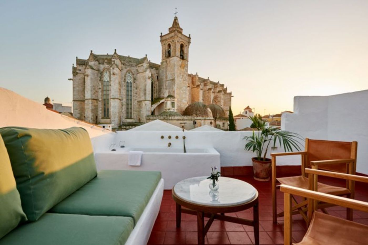 Can-Faustino-Room-11