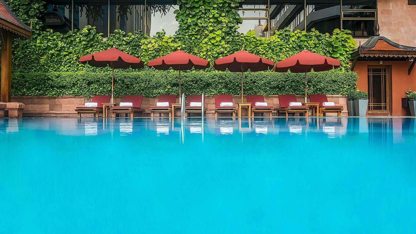 The-Landmark-Bangkok-Pool-4