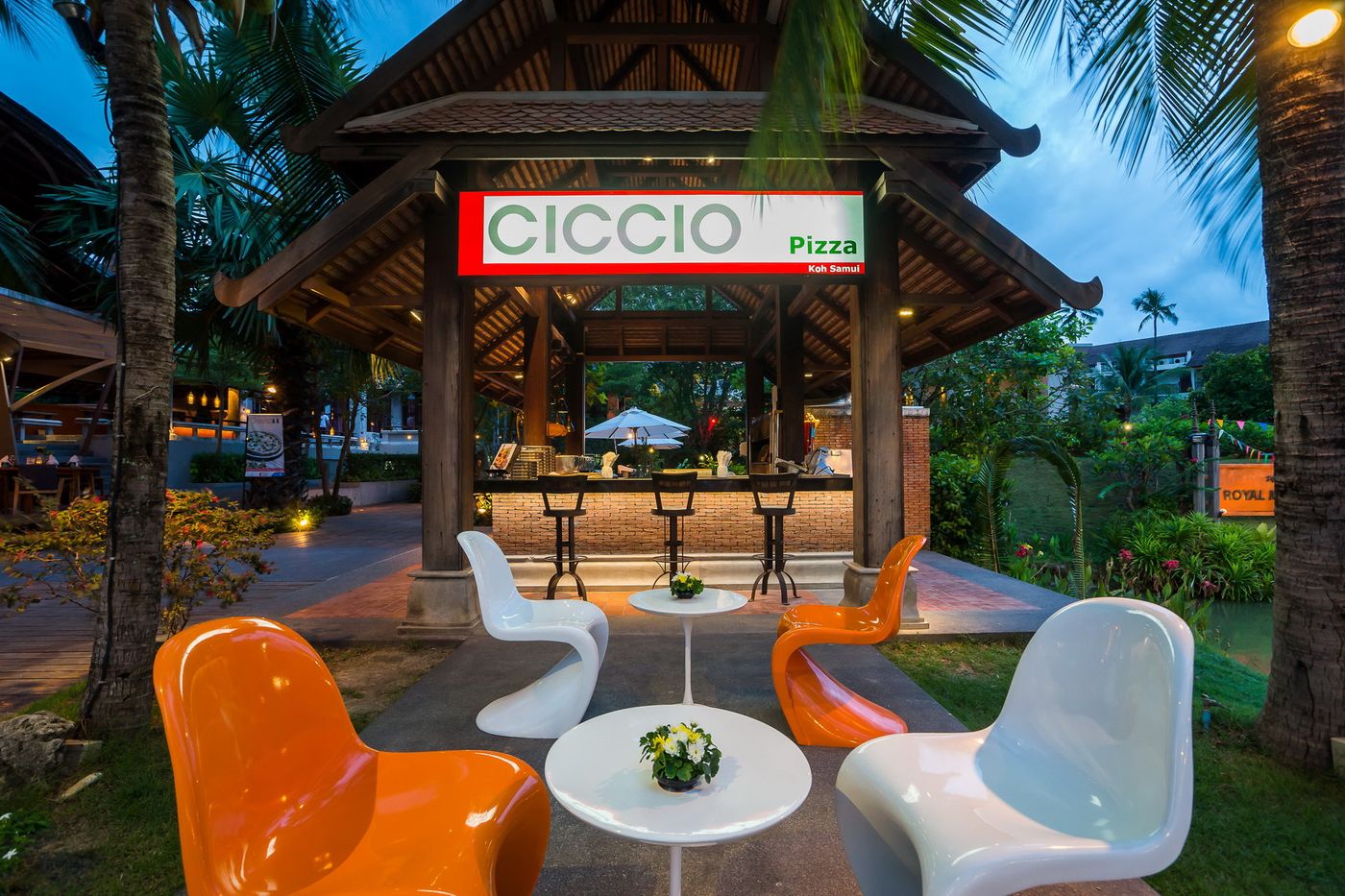 Royal-Muang-Samui-Villas-Bar-18