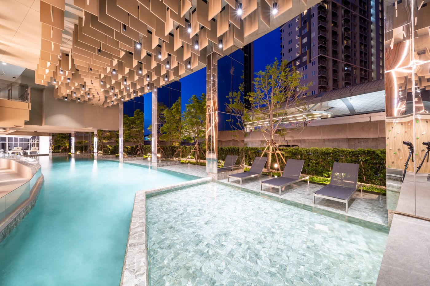 Oakwood-Suites-Tiwanon-Bangkok-Pool-32
