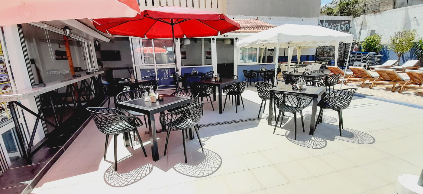 Happy-Days-Studios-Restaurant-14